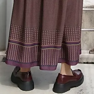 ブラウンスカート  コインローファー