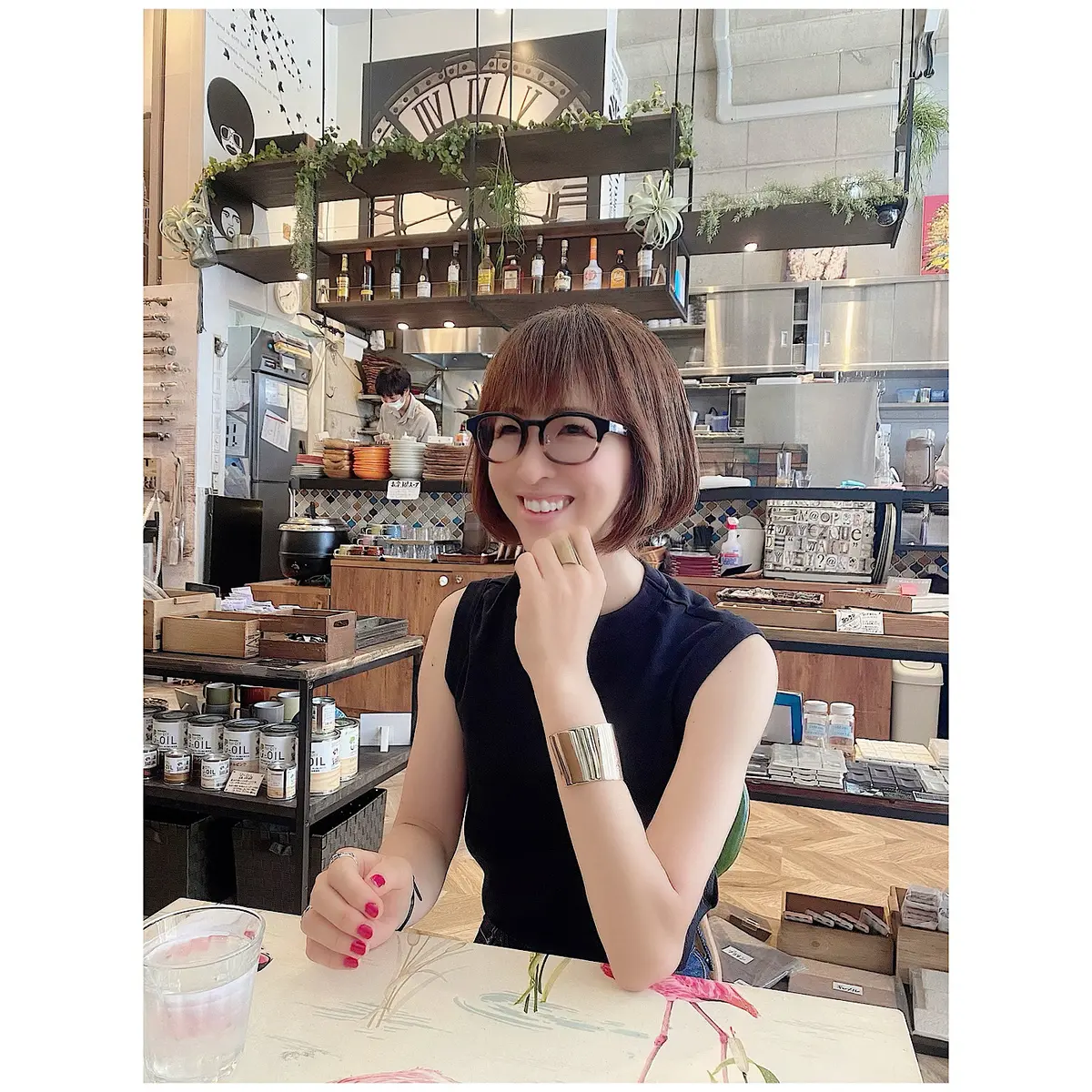 マストハブ、夏の黒ノースリーブの画像_2