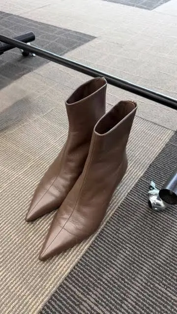 とんがりブーツ