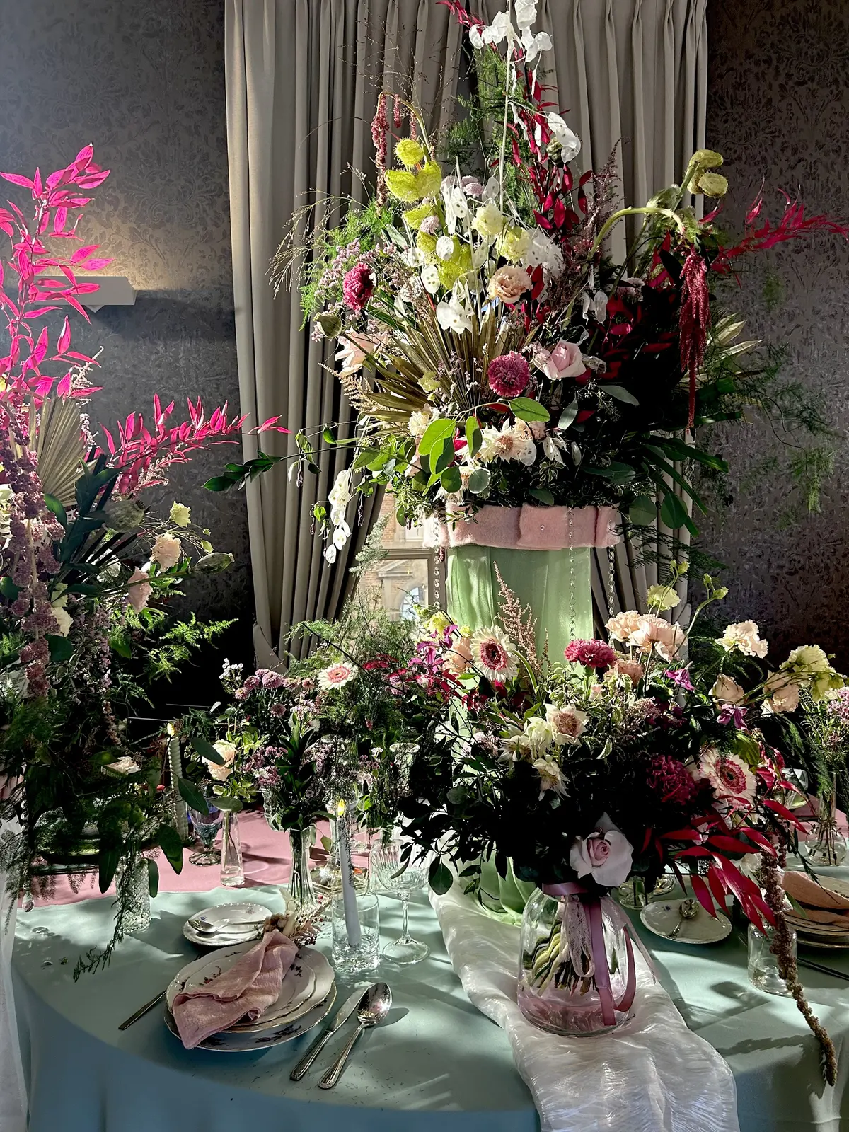 テーブルコーディネート　フラワーアレンジメント　ブーケ