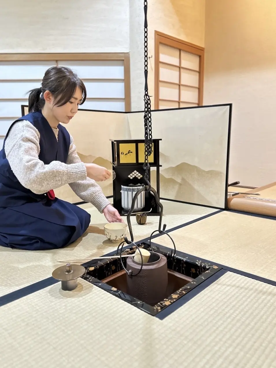 3月の茶道お稽古 〜炉から釣り釜へ、春のの画像_2