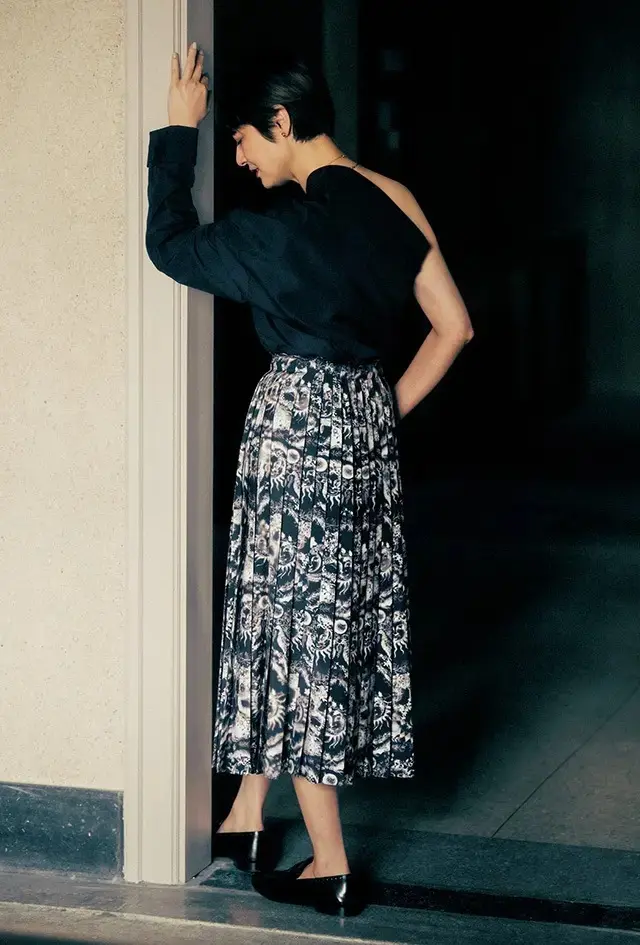 ブラックの装いこそ全方位に美意識を