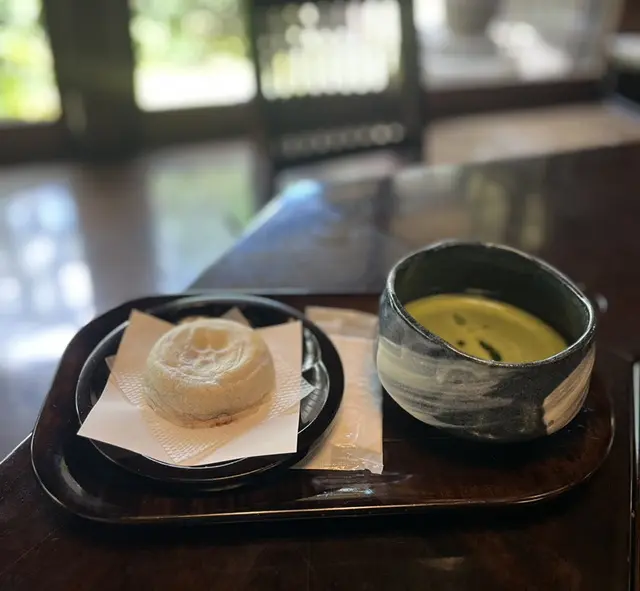 梅ヶ枝餅と冷抹茶