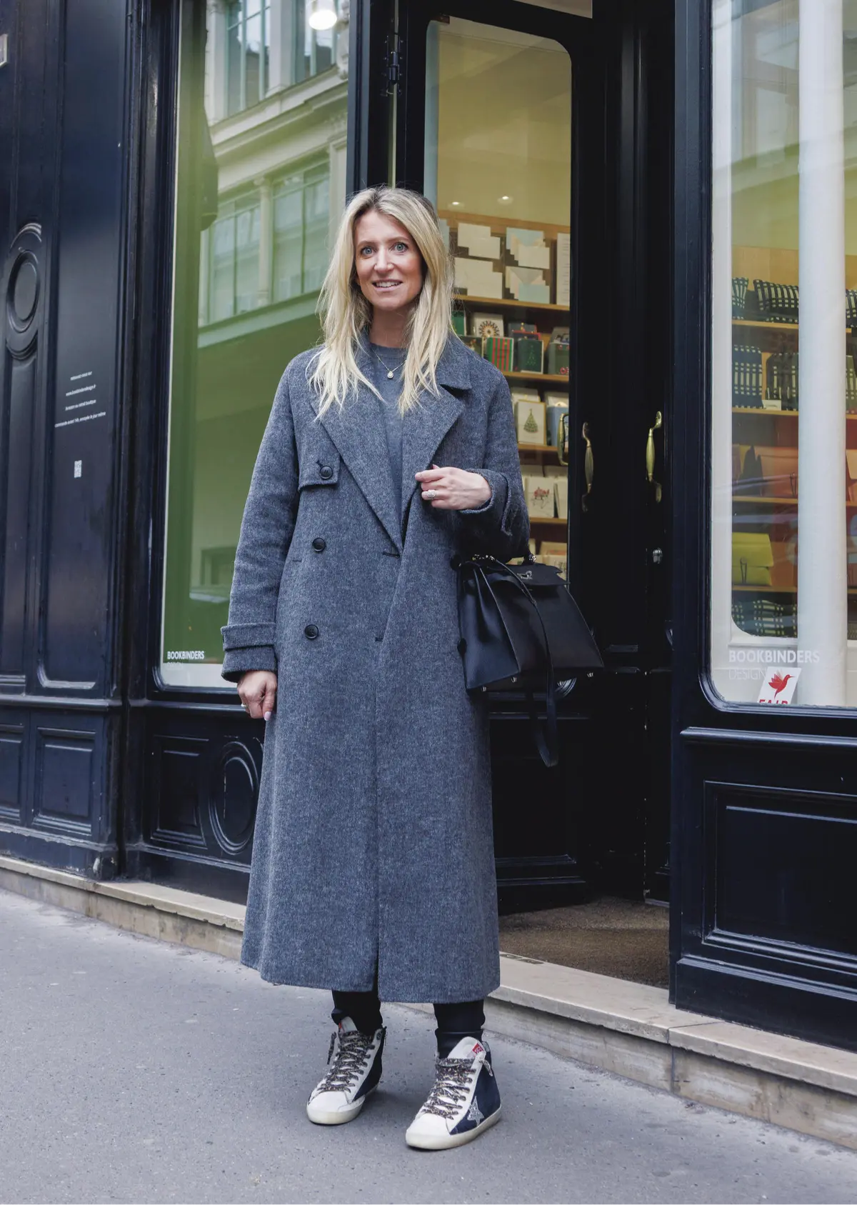 マダムのリアルなお出かけスタイル【海外ファッションSNAP】　ロングコート　クレモンス 不動産会社広報／パリ