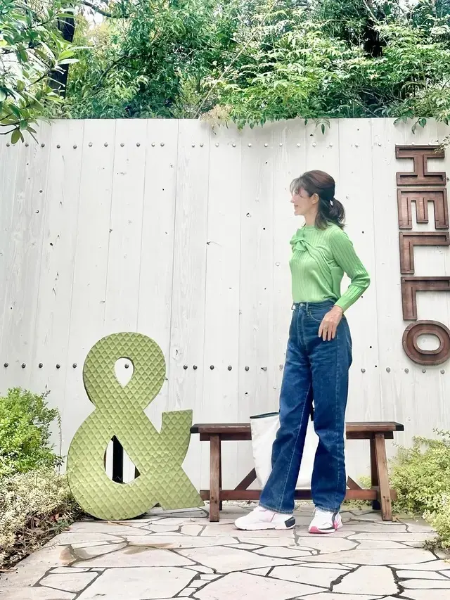 華組　スニーカーコーデ