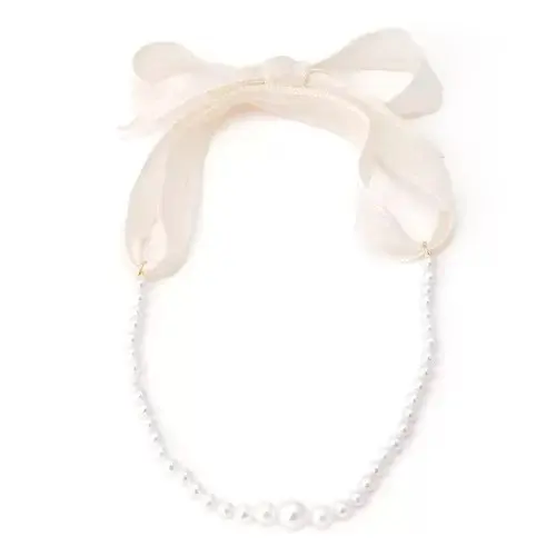 【50代 週末コーデ】上品アノラックで花の画像_5