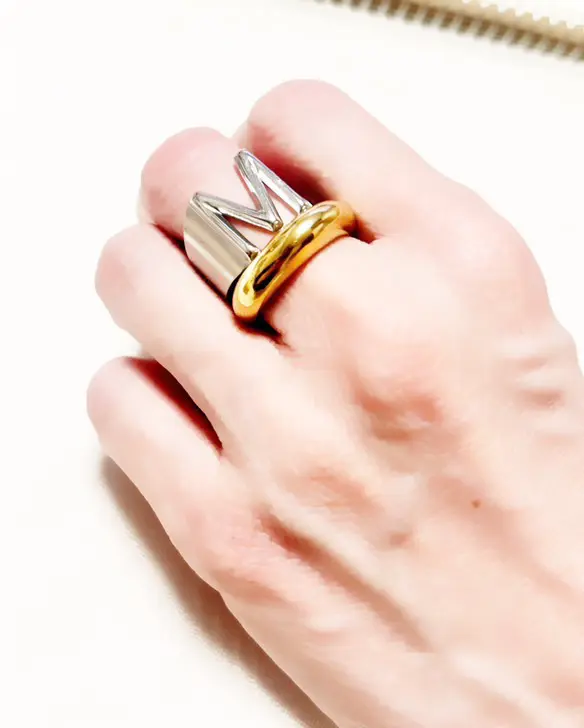 イニシャルリング