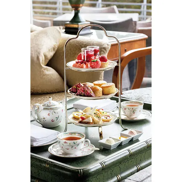 ロビーラウンジ「ル・ジャルダン」では、英国式のアフタヌーンティーを