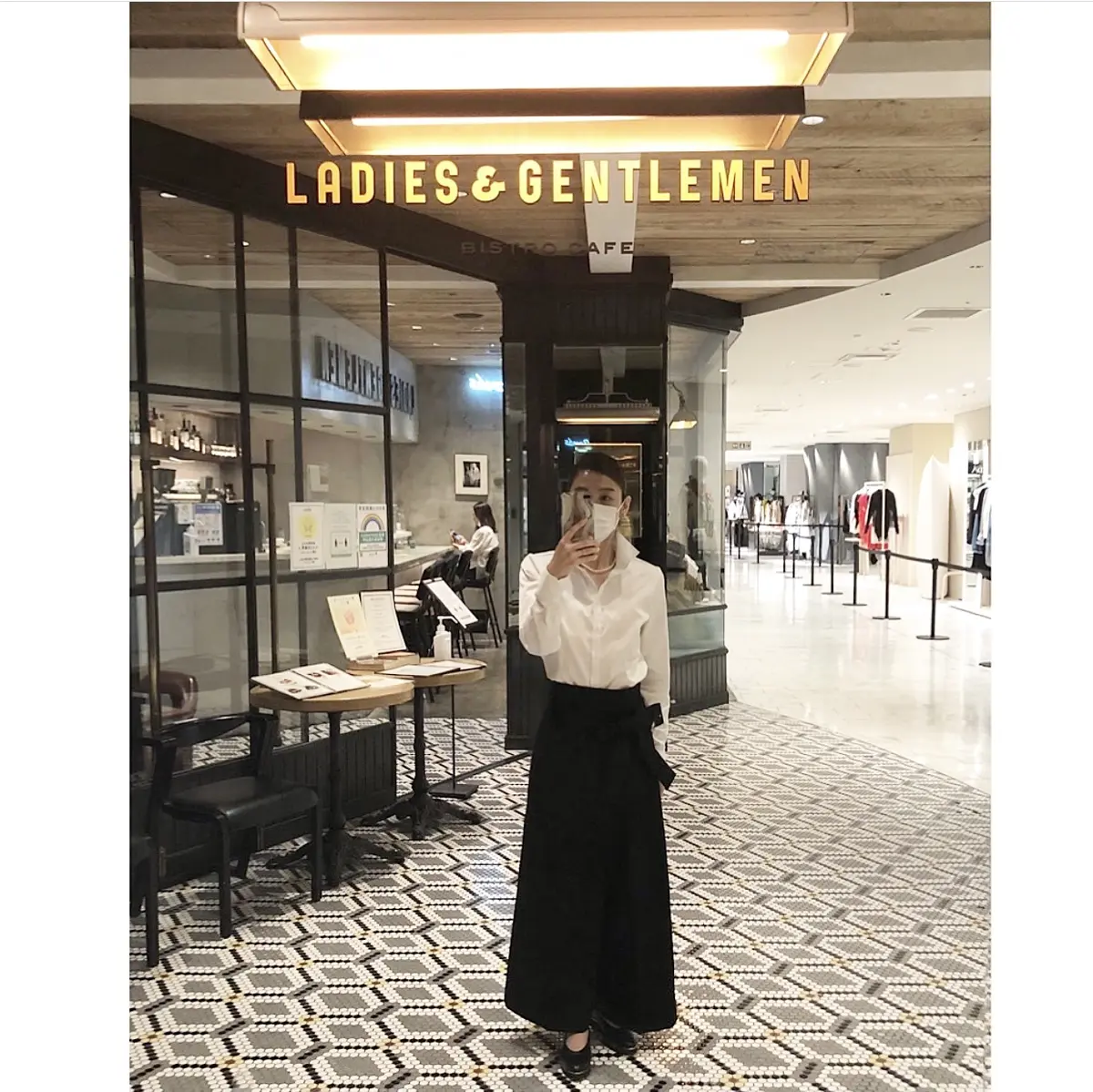 黒スカートで、新宿ビストロカフェへ♩の画像_5