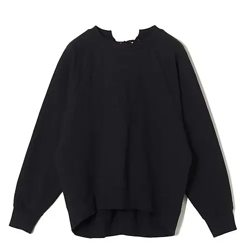 合わせやすい定番ブラックもラインナップ。グレージュはエクラ通販だけで購入可。