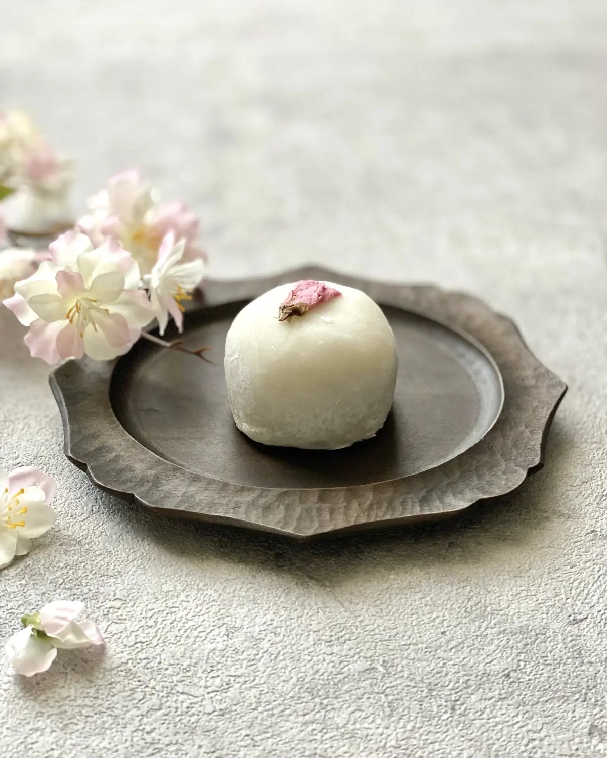 さくら大福と高須義彦さんのプレート