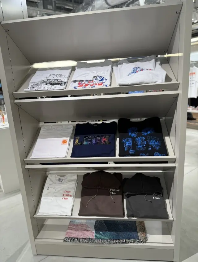 先月オープンのニューマン高輪、新しいスタの画像_7