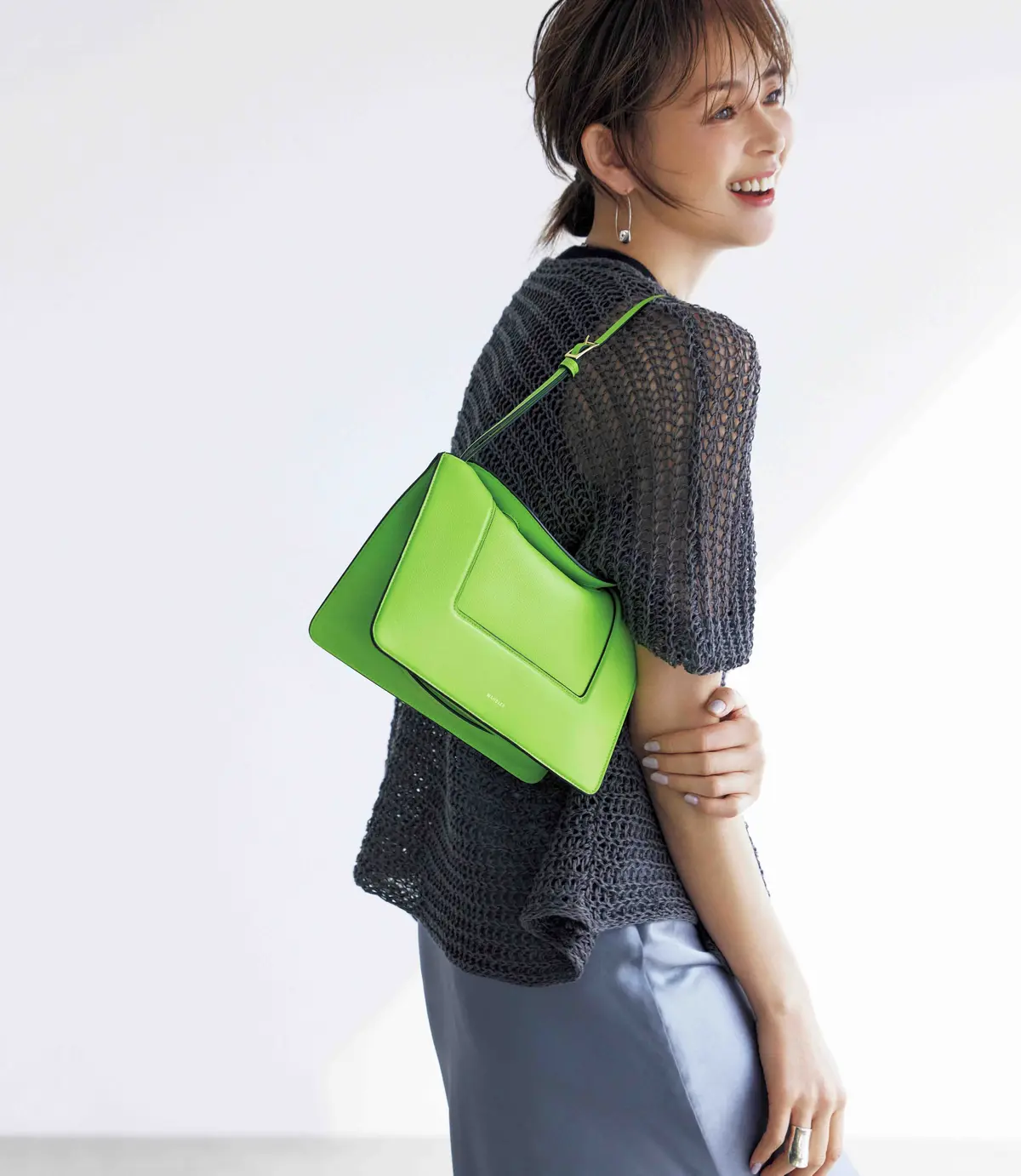 強い日射しに映える 新色のビタミンカラー