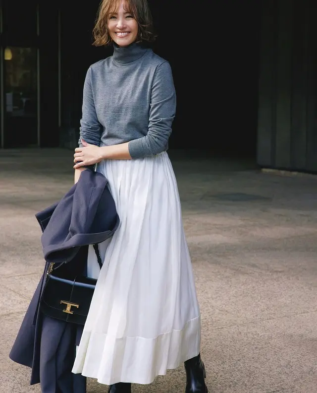 今買って大正解！一気に春めく「50代のロングスカート」