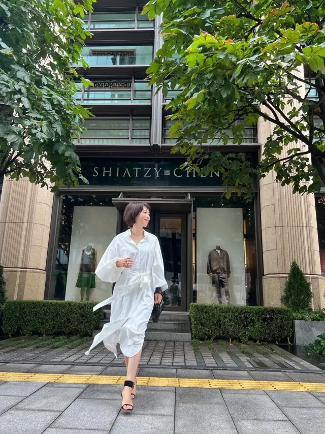 白ワンピースでホテルランチへ‼︎の画像_4