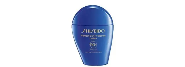 ヨレ、水や汗、皮脂に強い。SHISEIDO パーフェクト サン プロテクター ローション SPF50+・PA++++ 50㎖ ￥6,600／SHISEIDO