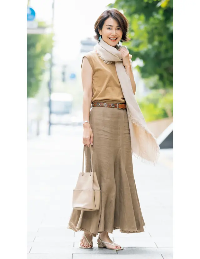 ターコイズやコンチョを効かせたワントーンで海辺のドライブへ