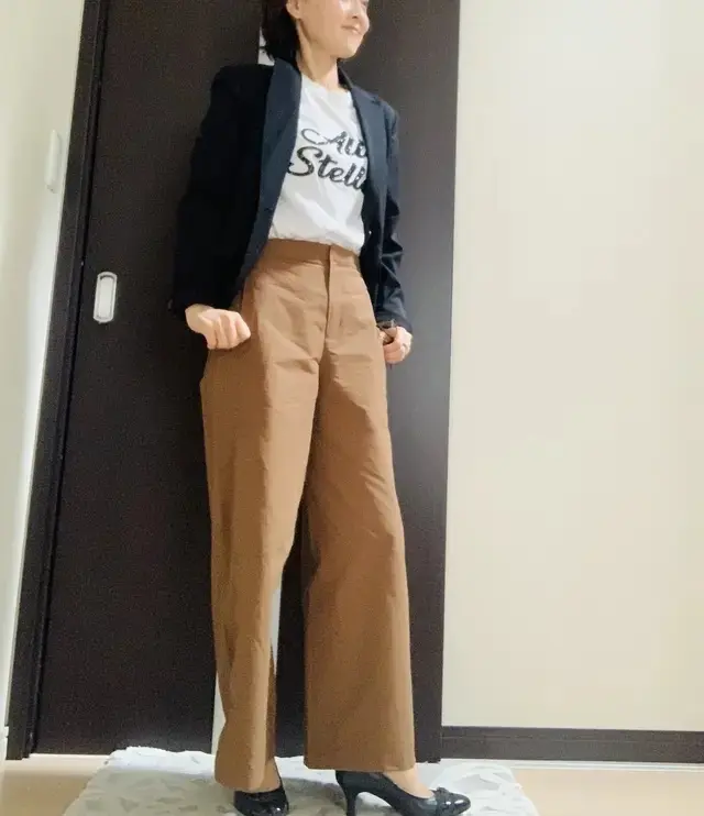 ユニクロ　サイドスナップパンツ　オフィスコーデ