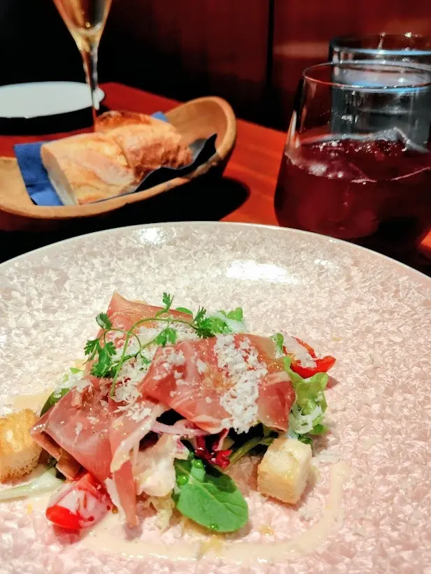 GUのワイドパンツで緑に囲まれた大手町ラの画像_3