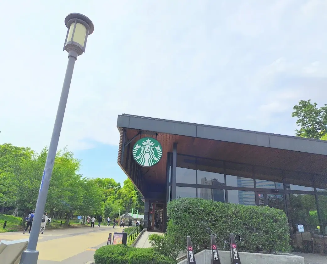 大阪城公園　スタバ