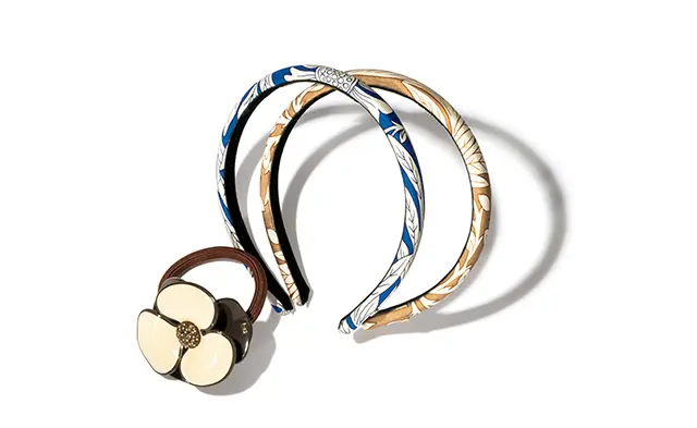 Topic 3 「アレクサンドル ドゥ パリ」とのコラボで髪も美しくまとめて