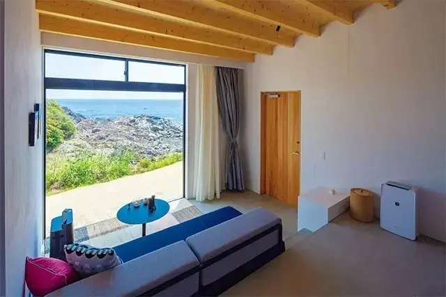 太平洋を見晴らす海岸沿いに立地。海と空の絶景を満喫できる