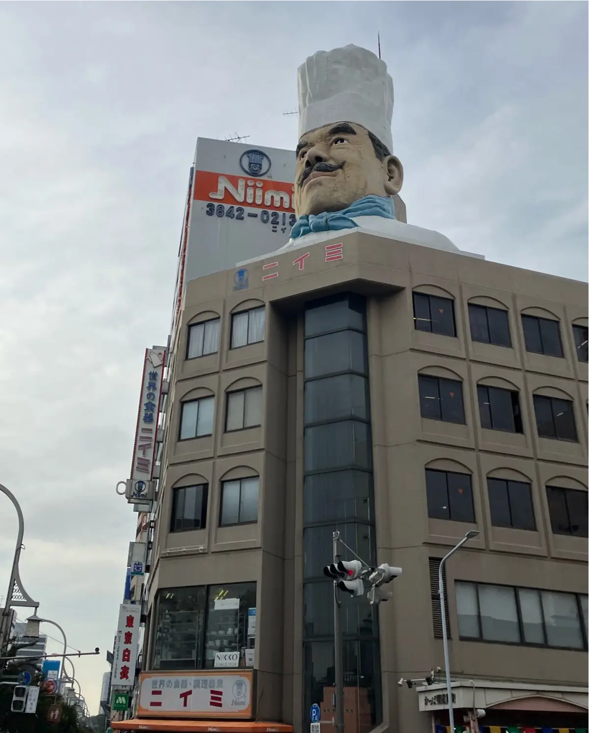 東京観光　浅草　雷門　鰻　うな鐡　ひつまぶし　塩ひつまぶし　山椒塩　　 かっぱ橋　道具街　かっぱ橋道具まつり　浅草散歩　　おでかけ　都内散歩　同窓会　スカイツリー　ジャンボコック　浅草名物