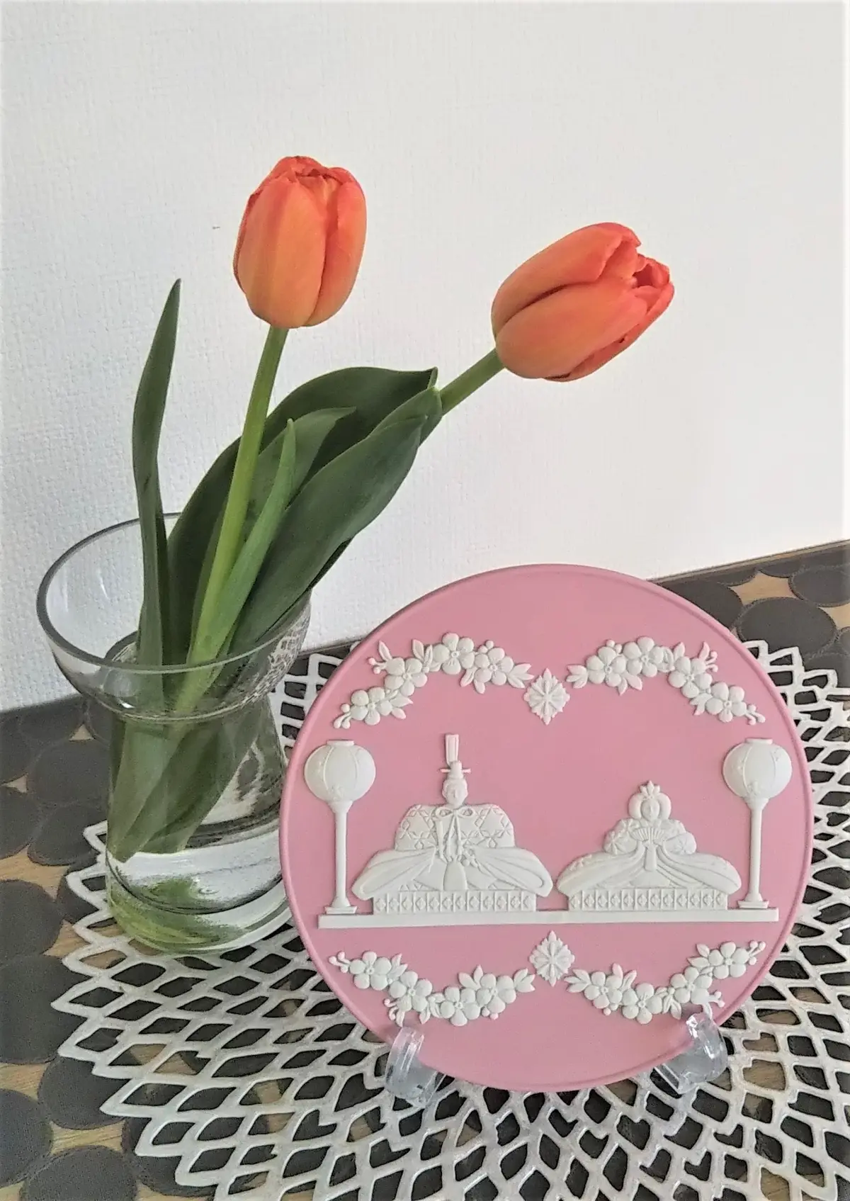 WEDGWOOD ジャスパー 雛ドール プレートで桃の節句の飾りつけ