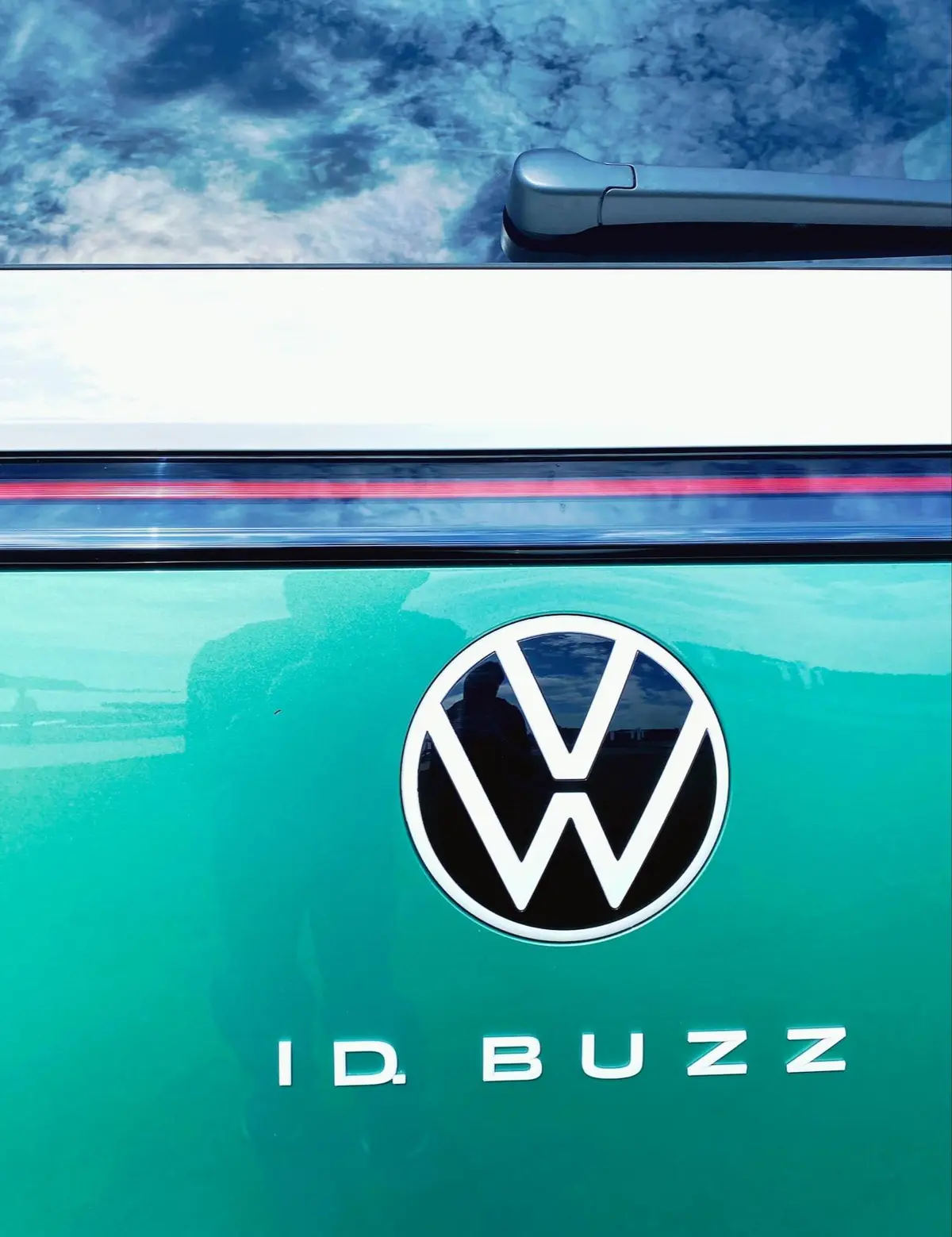 フォルクスワーゲン ID.Buzz ロゴ