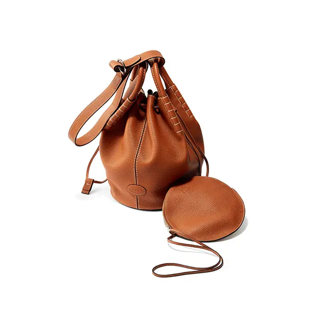 ワーケーション スタイルに似合う、 「トッズ」の 新作レザーバッグ