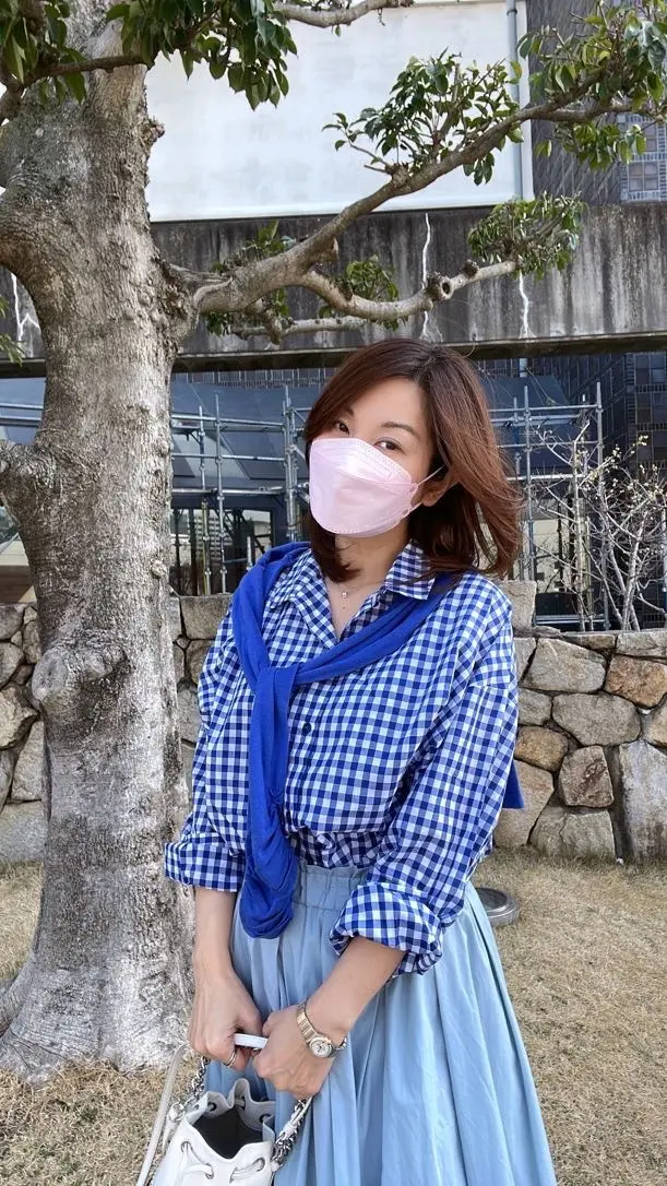 春あかりと鮮やかブルーグラデーションの画像_13