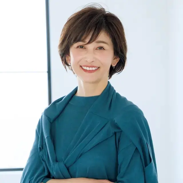 【50代髪型・ヘアスタイル】華やかな毛流れが素敵な“こなれショート