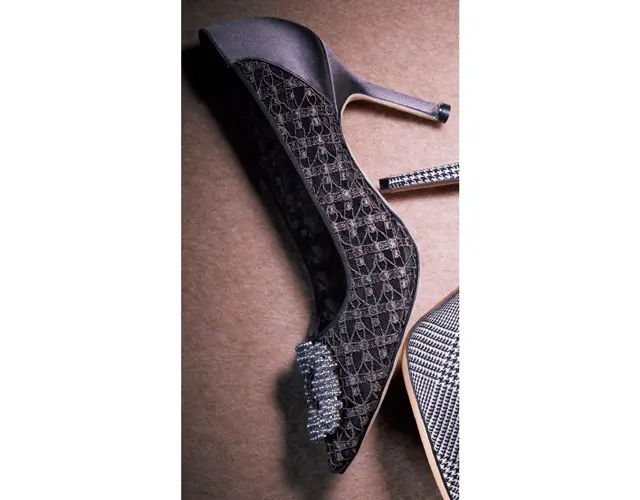 マノロ ブラニクのパンプス-2