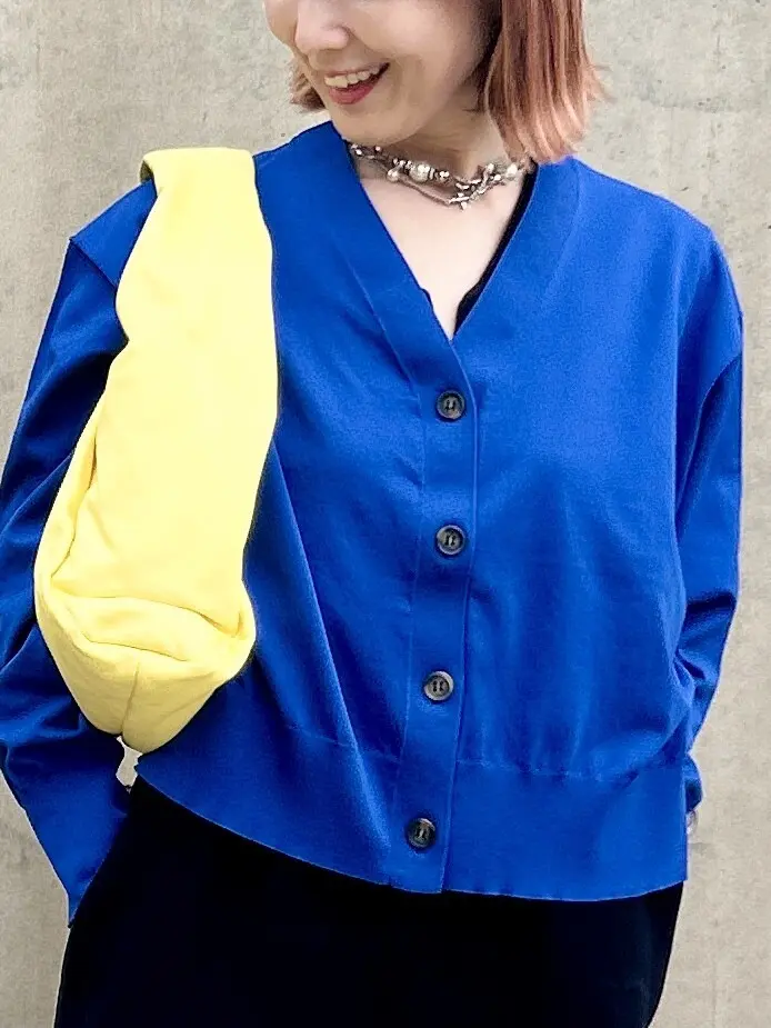 V開きで首元すっきり！E by eclaの画像_4