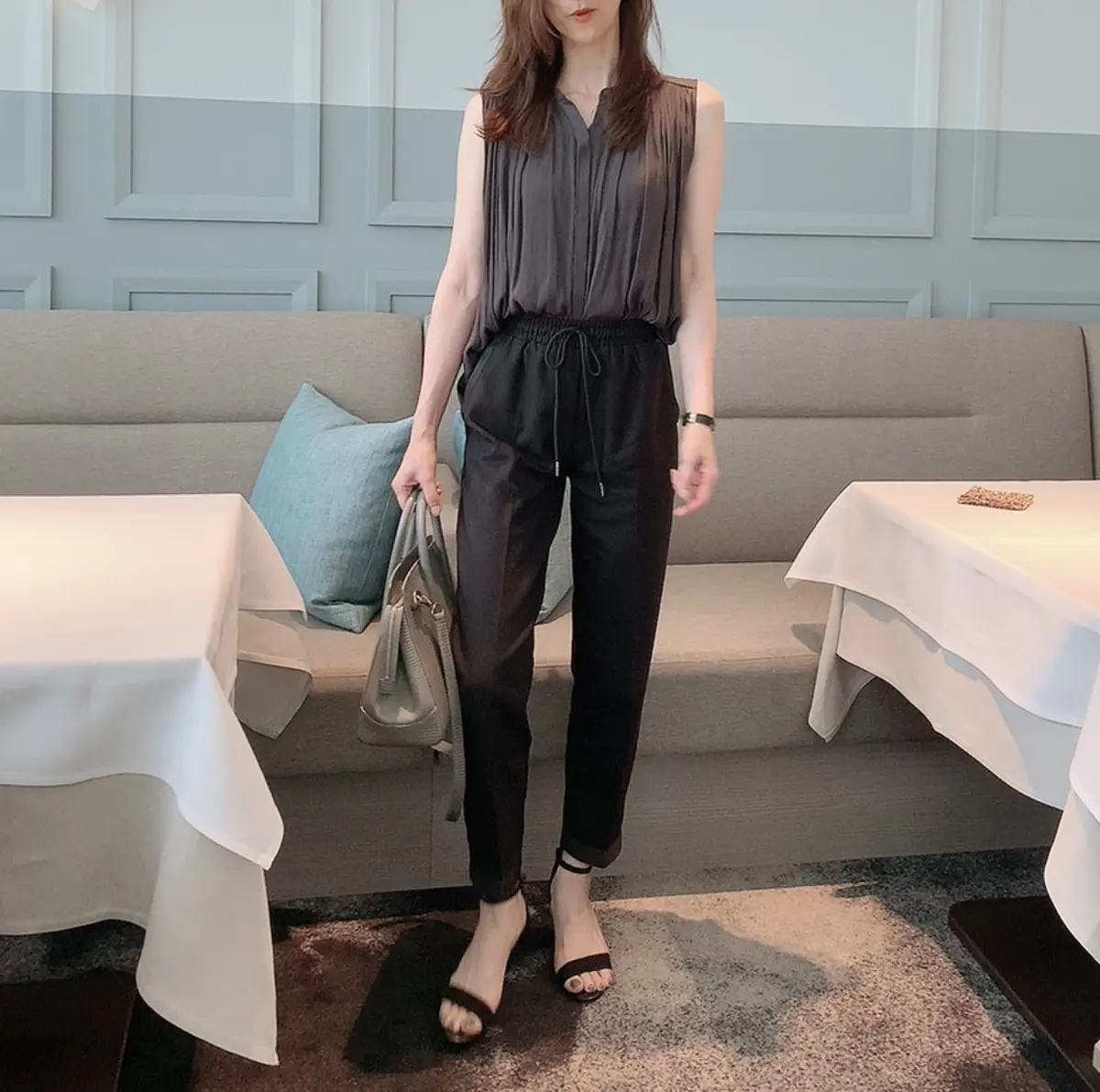 使えるPLSTサテンブラウス❤︎で同期ラの画像_3