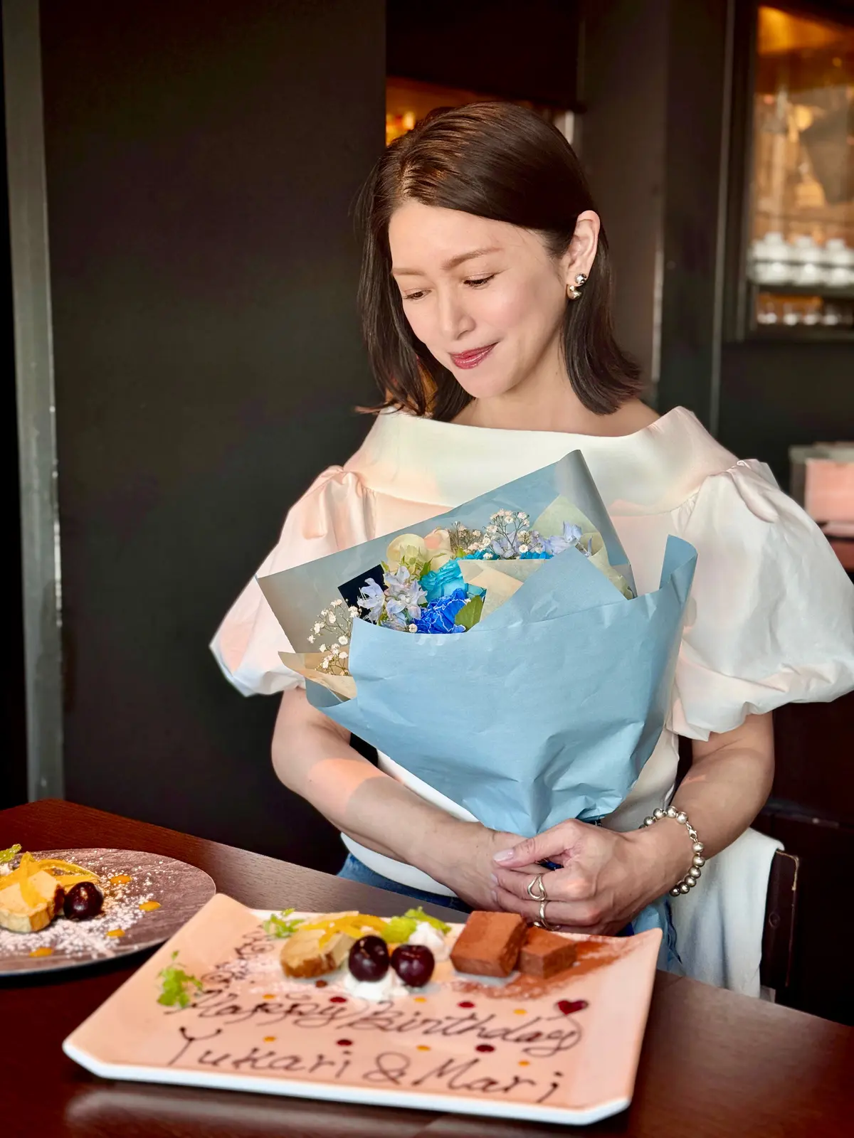 ZARAのワイドデニムにオフショルダーでの画像_11