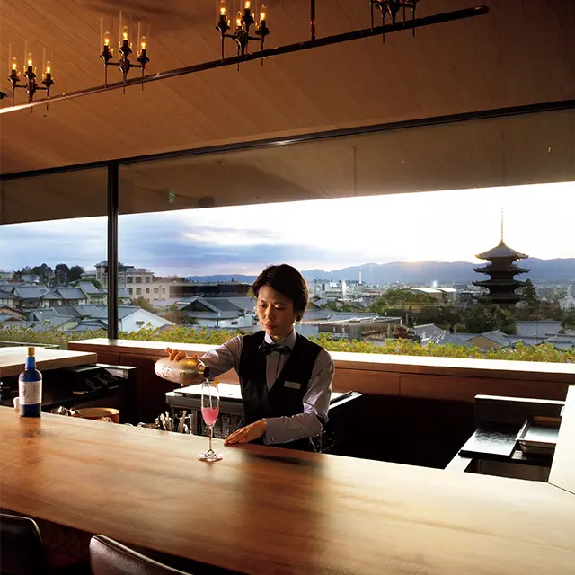 絶景とともに非日常の時へといざなうバー