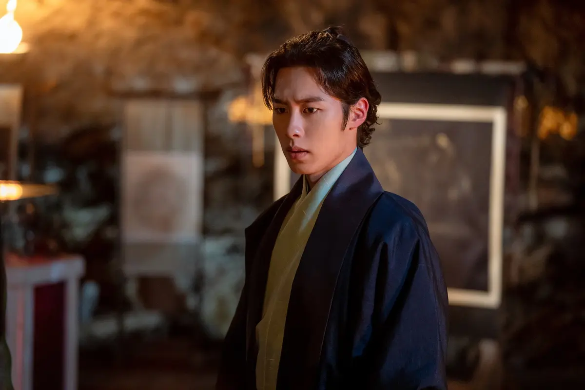 「還魂」のイ・ジェウク