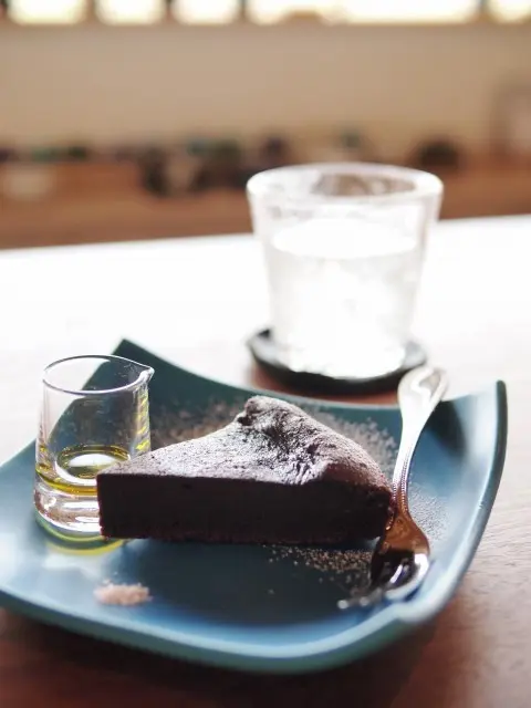 創珈琲　HAJIMECOFFEE　はじめコーヒー　クラシックショコラ　小豆島オリーブオイル　琉球器