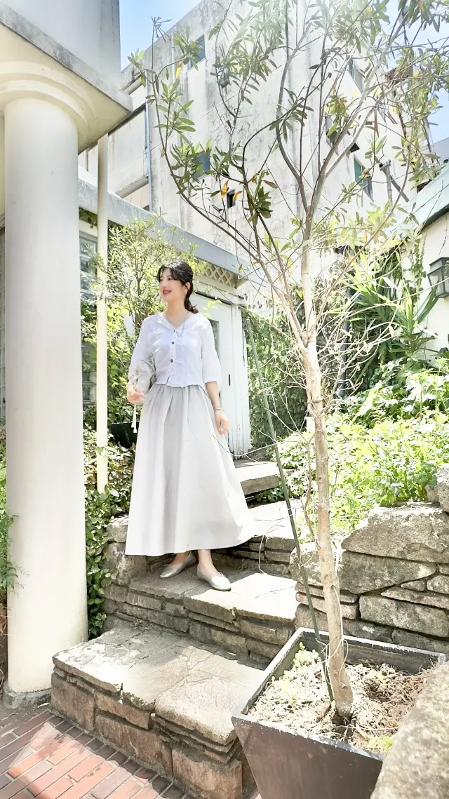 Zara白シャツで原宿でのおしゃれカフェの画像_3