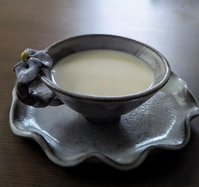 おうちで味わうカフェメニュー「アップルシナモンラテ」（季節限定）