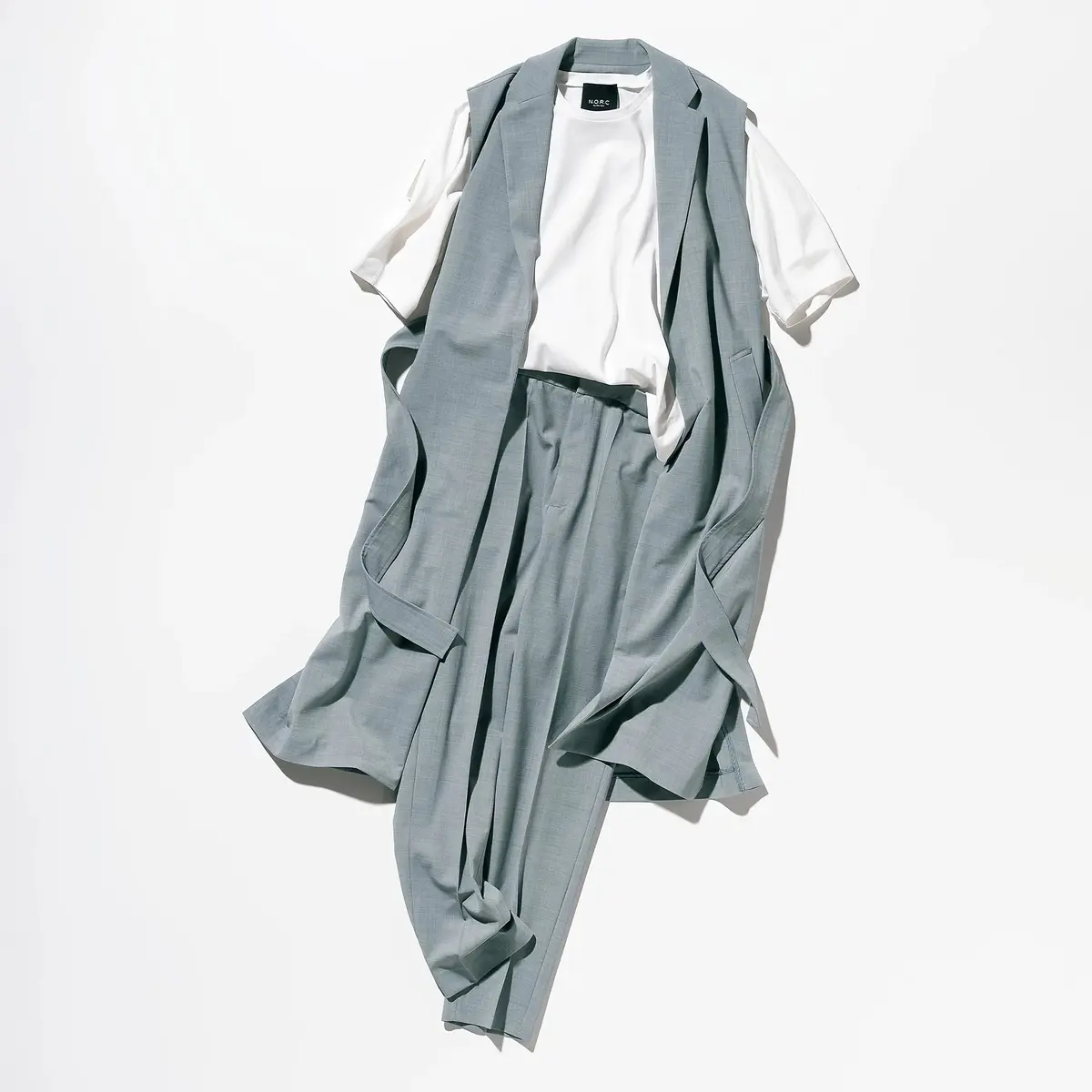 セットでも、単品でも、大人を素敵に見せるの画像_2