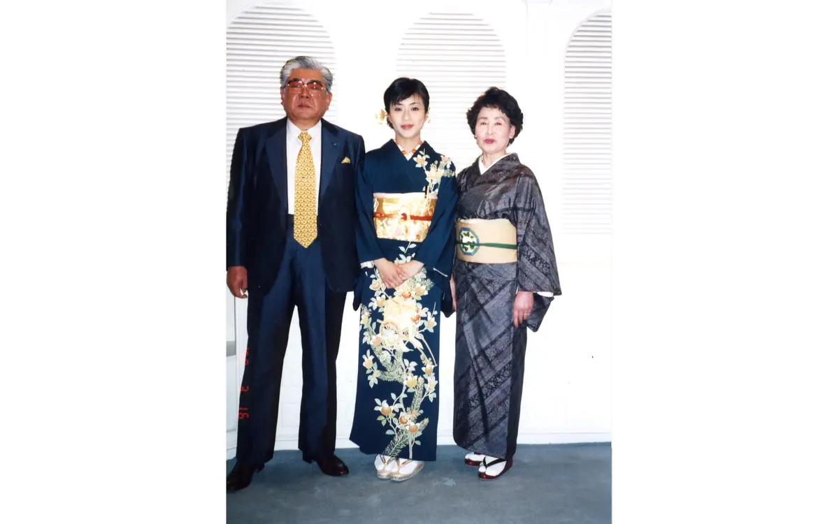 カラオケ好きだった父、きもの好きだった母と