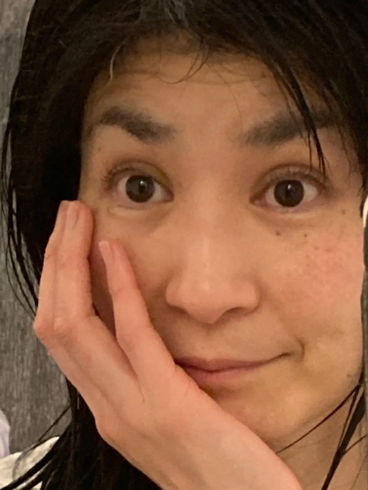 スッピン　ノーメイク　美肌