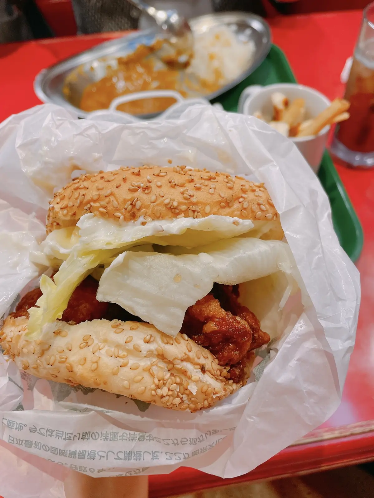 LUCKY IERROT、ラッキーピエロ、赤、ボックスシート、財運のボックスシート、ポテト、唐揚げ、カレー、ハンバーガー、ご当地グルメ、美味しい、楽しい