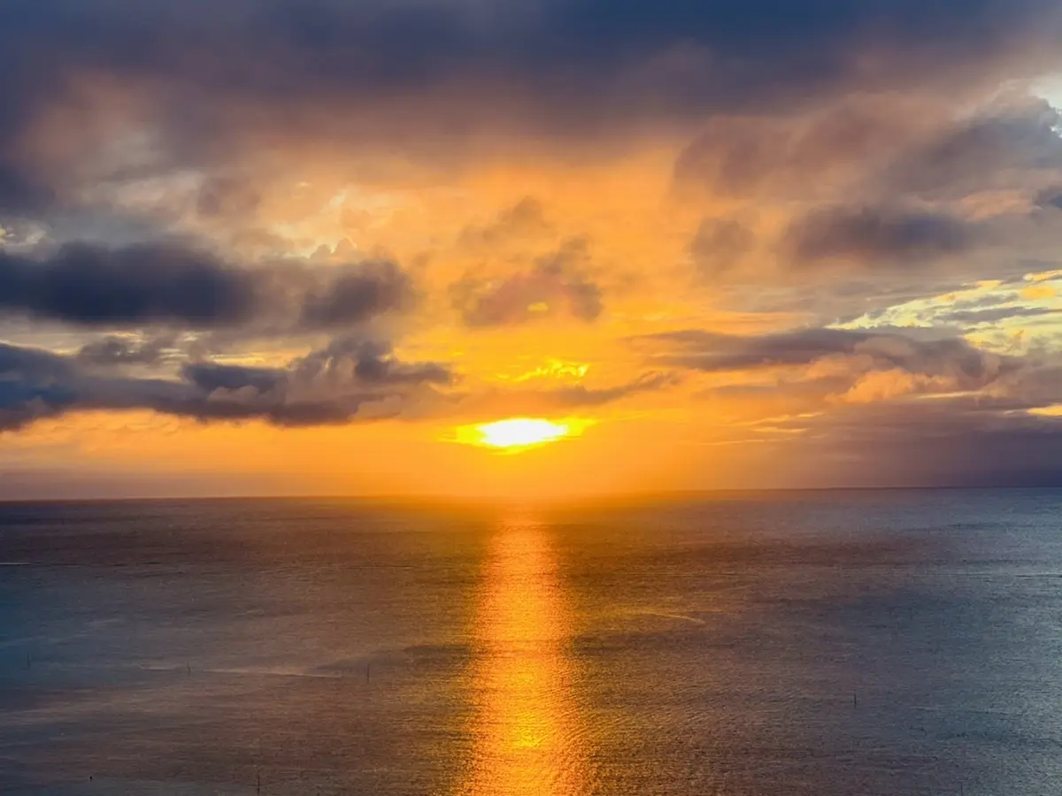 ムーンロード（ひかりの道）