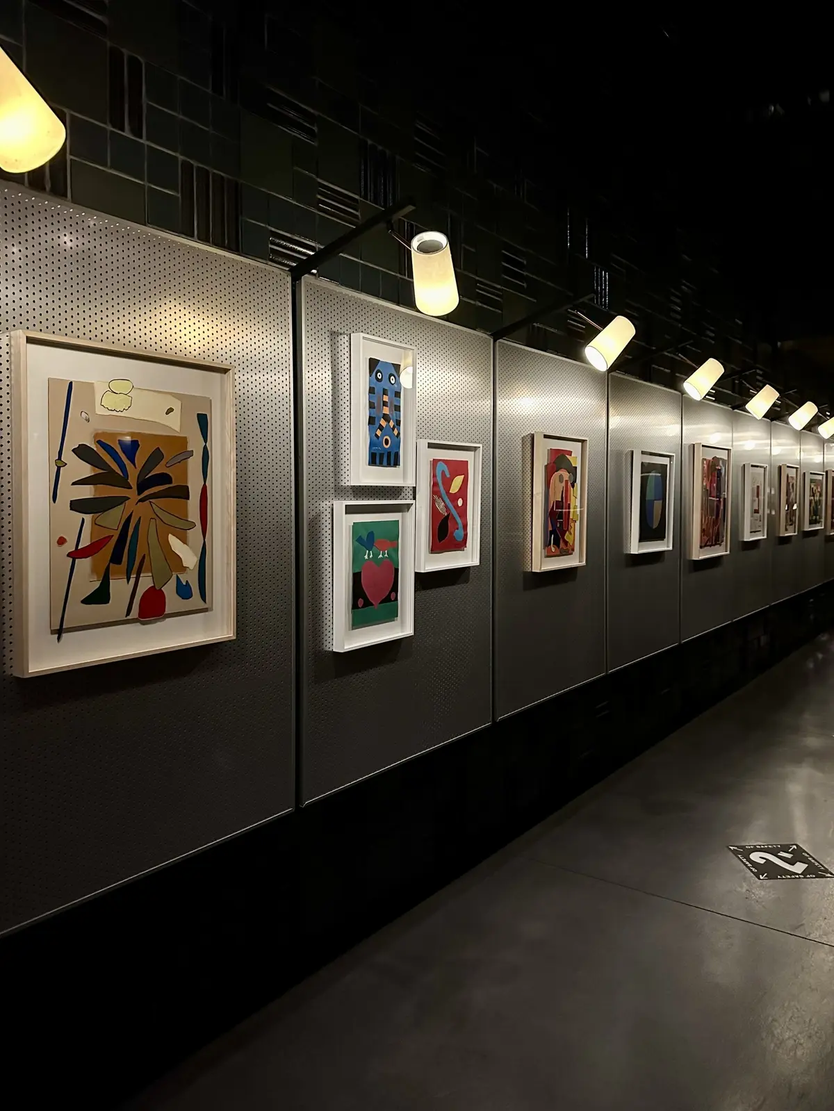 エースホテル京都ロビー　展覧会