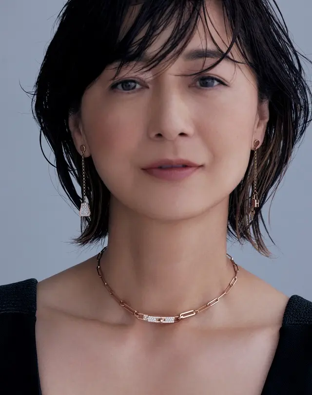 光を放つ、プレイフルなモチーフに視線を集めて　