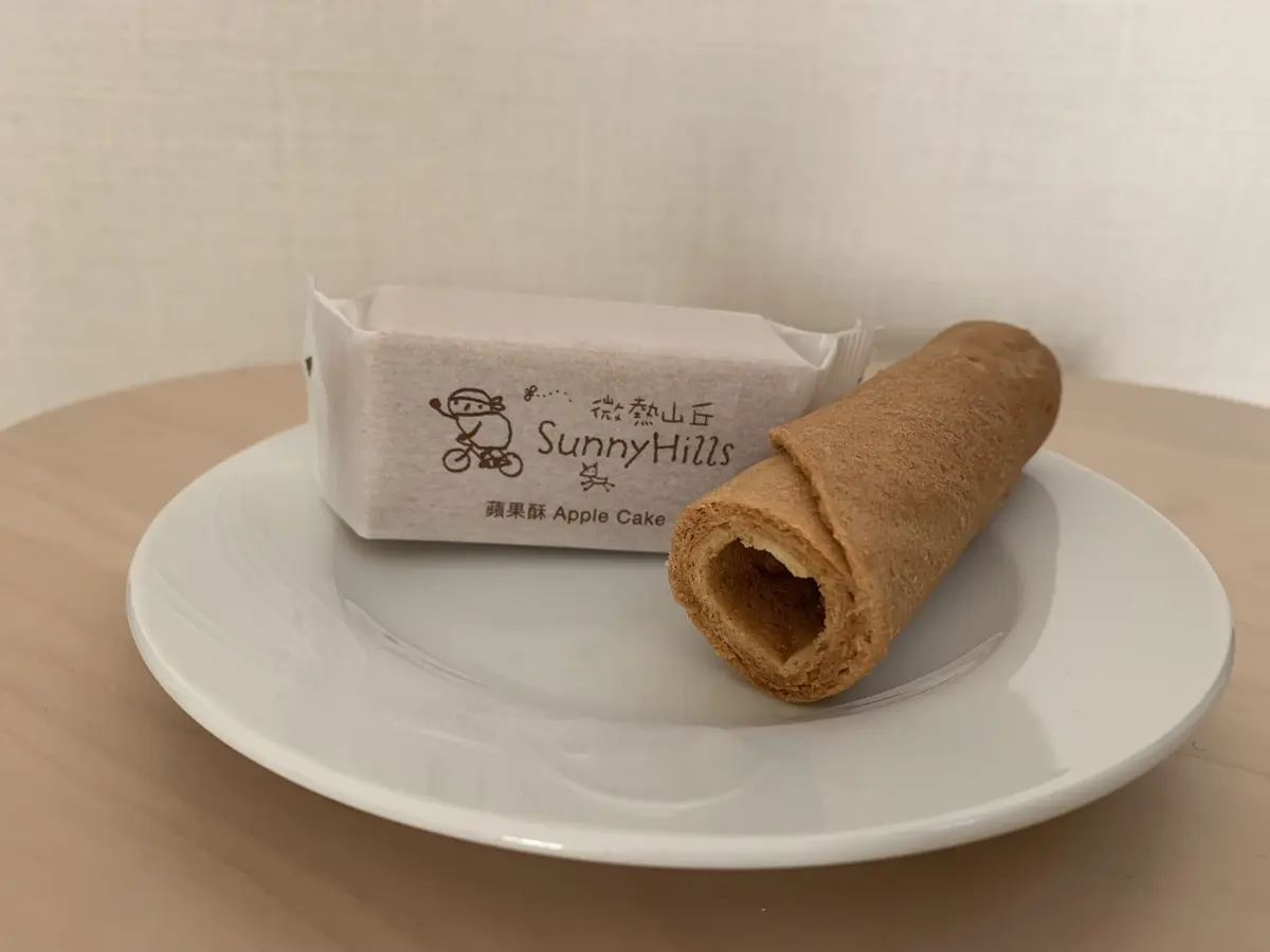 パイナップルケーキとエッグロール