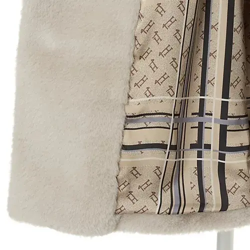 品よく暖かい洗練の一着「HERNO」のエの画像_4